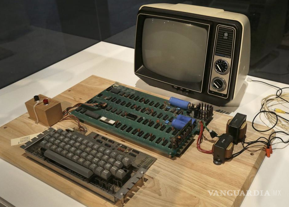 $!Apple celebra su cumpleaños 40