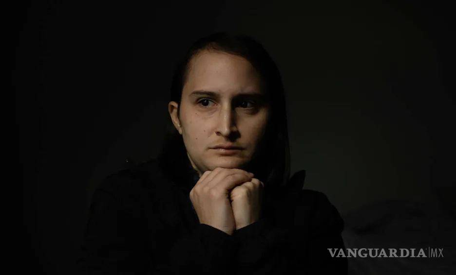 $!A los 19 se identificaba como hombre, usa cirugías para cambiar de sexo, se arrepiente a los 31 y demanda a psiquiatra