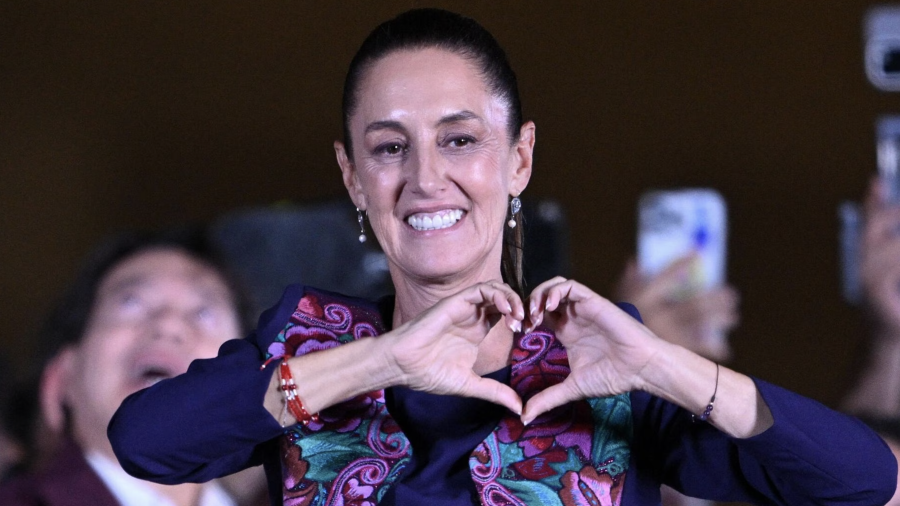Claudia Sheinbaum: la política que convirtió la moda en un mensaje cultural.