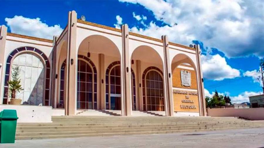La Universidad mantiene suspendidos los servicios a dependencias con adeudos, como Pemex, hasta que se resuelvan los saldos pendientes.