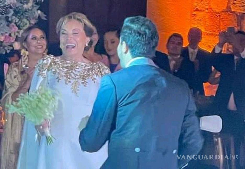 $!La unión matrimonial se llevó a cabo en el jardín etnobotánico de Oaxaca, la cual se vio interrumpida en días anteriores por integrantes de la CNTE.