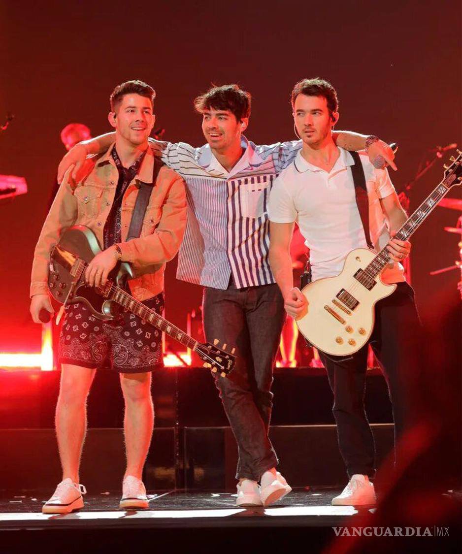 $!La imagen original se hizo viral para desmentir la creada por la IA.