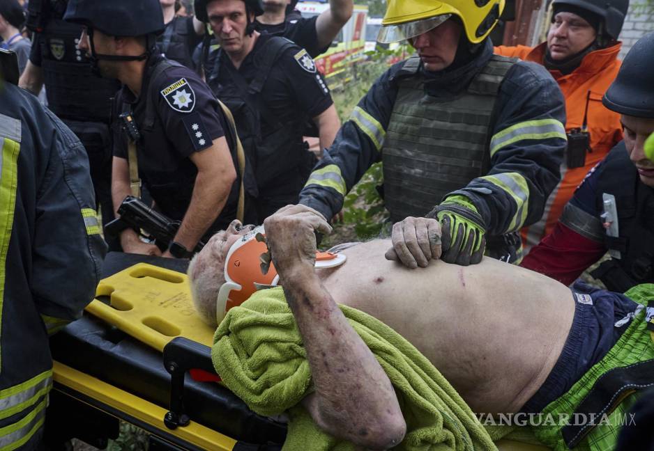 Rusia captura localidad ucraniana y Kiev responde con golpe en Crimea