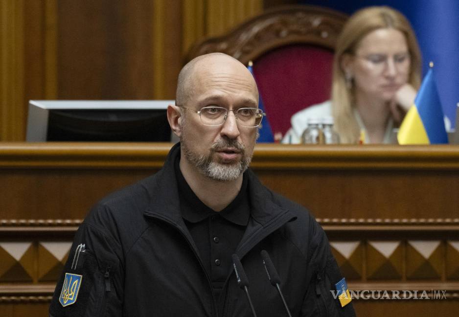 $!El recién elegido ministro de Defensa, Denys Shmyhal, pronuncia un discurso en el Parlamento ucraniano en Kiev.
