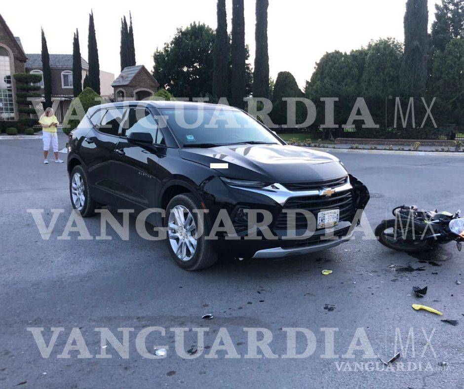 $!Por manejar sin precaución provca accidente y lesiona a dos, en Saltillo