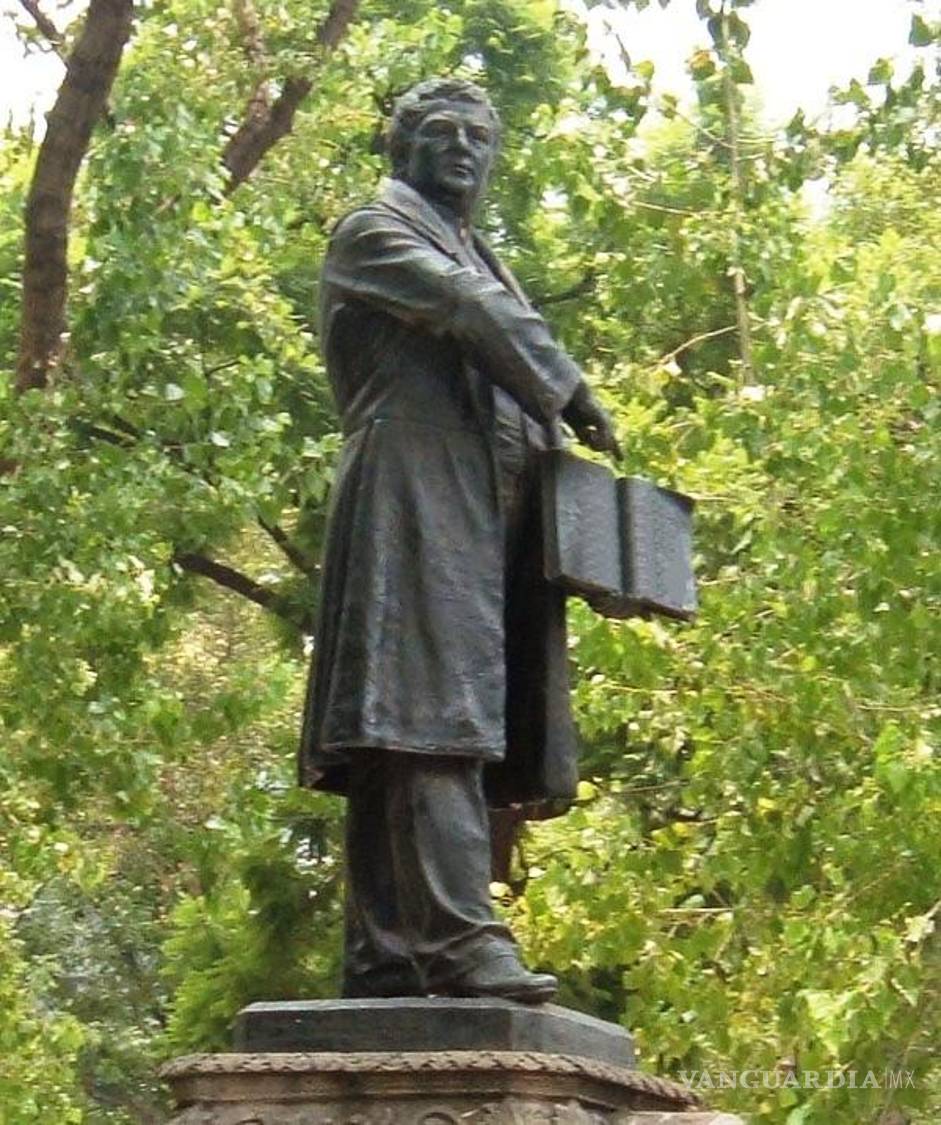 $!Estatuas del religioso y jurista reconocen su aporte a la historia de México.