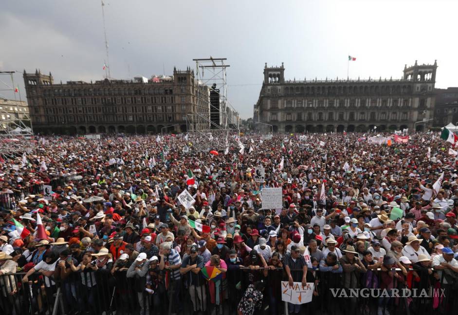 $!Miles de ciudadanos asisten al cuarto informe de Gobierno del presidente de México, Andrés Manuel López Obrador.