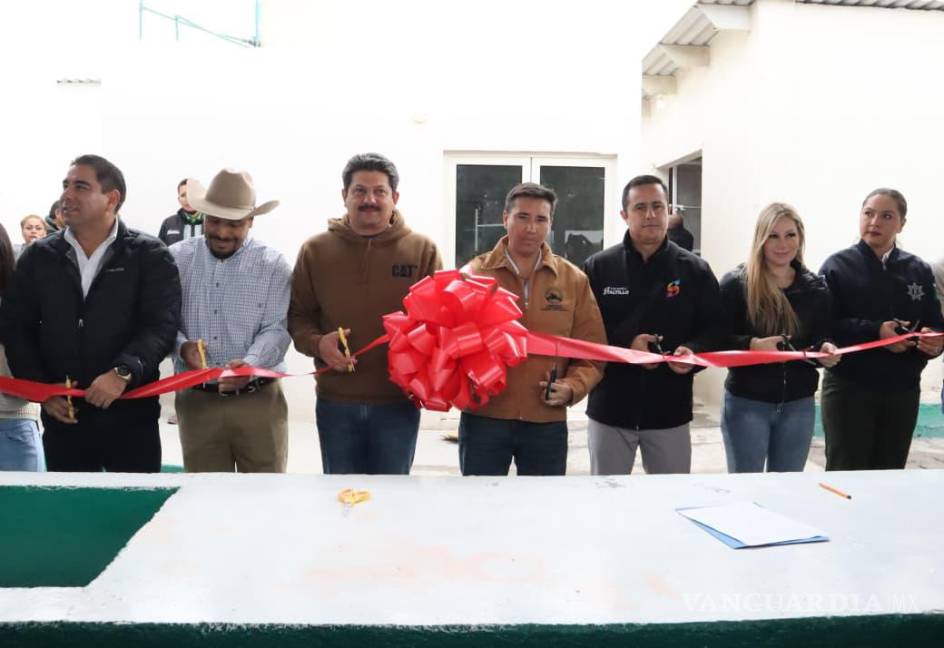 $!El Jefe de Gabinete, César Iván Moreno, inauguró el nuevo quirófano y la rehabilitación de las instalaciones del Centro de Bienestar Animal en representación del alcalde Javier Díaz.