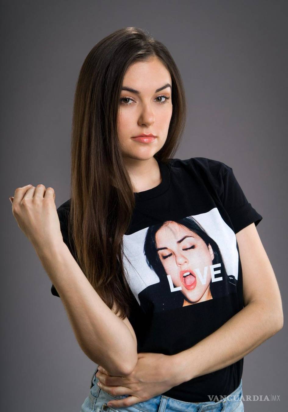 $!Ex actriz porno Sasha Grey ahora es una popular gamer, se luce jugando League of Legends