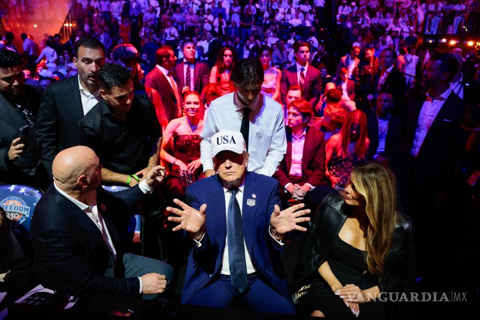El ‘emperador Trump’ celebra sus 80 años convirtiendo la Casa Blanca en un Coliseo de lucha UFC