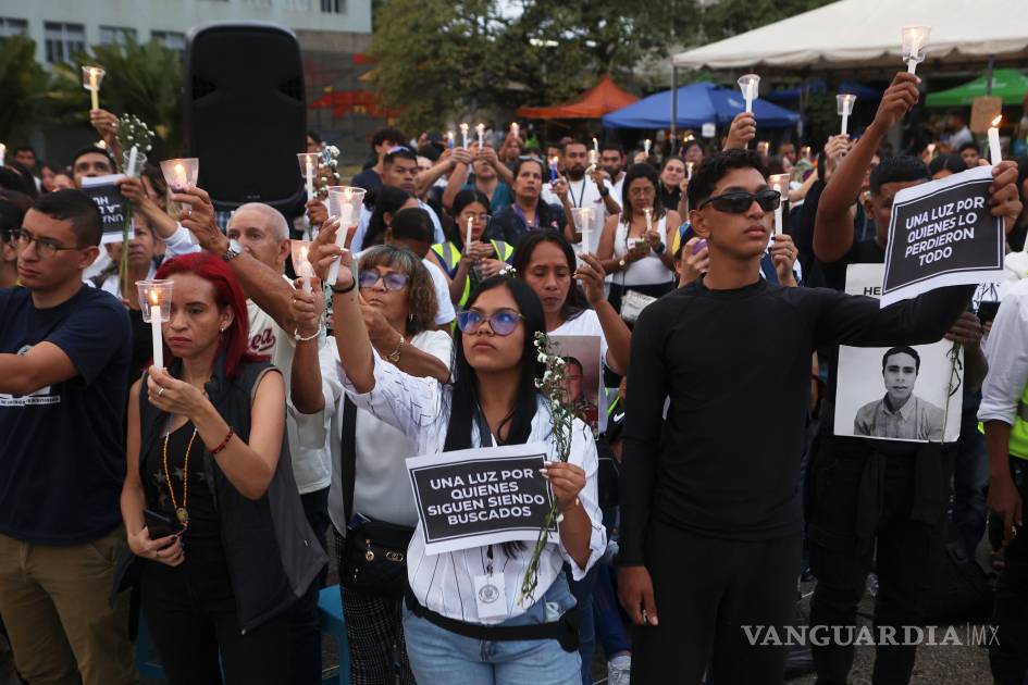 Al tiempo que termina rescate tras sismos, venezolanos se quedan solos para recuperar a sus muertos