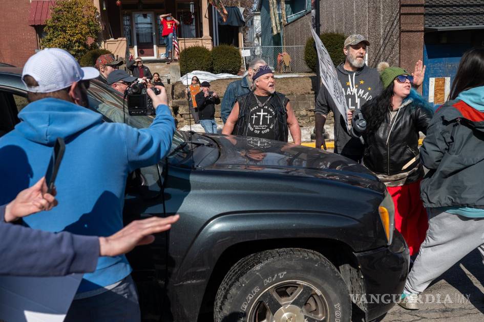 Cómo ICE y un centro de datos convirtieron un suburbio de Pittsburgh en un campo de batalla cívico