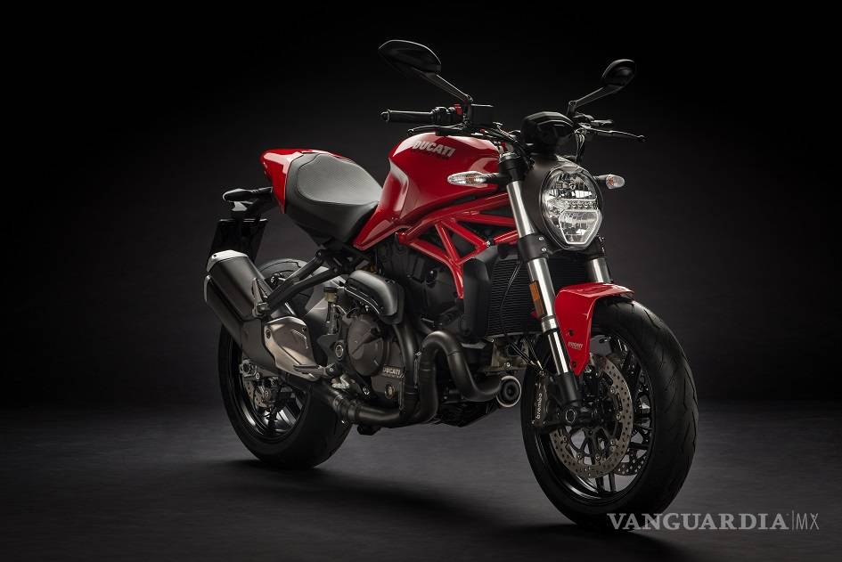 Ducati Monster 821, motocicleta en equilibrio justo