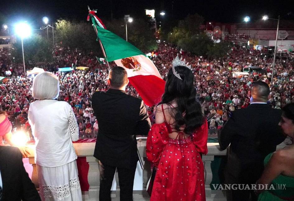 $!Celebra Sabinas el Grito de Independencia