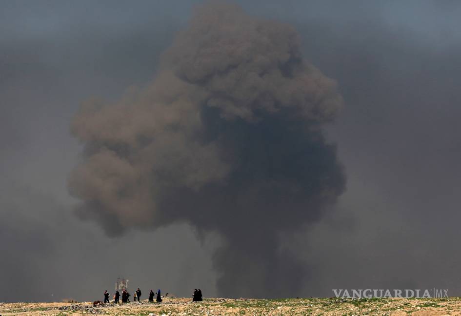 Hallan fosa en Mosul con restos de 500 cuerpos