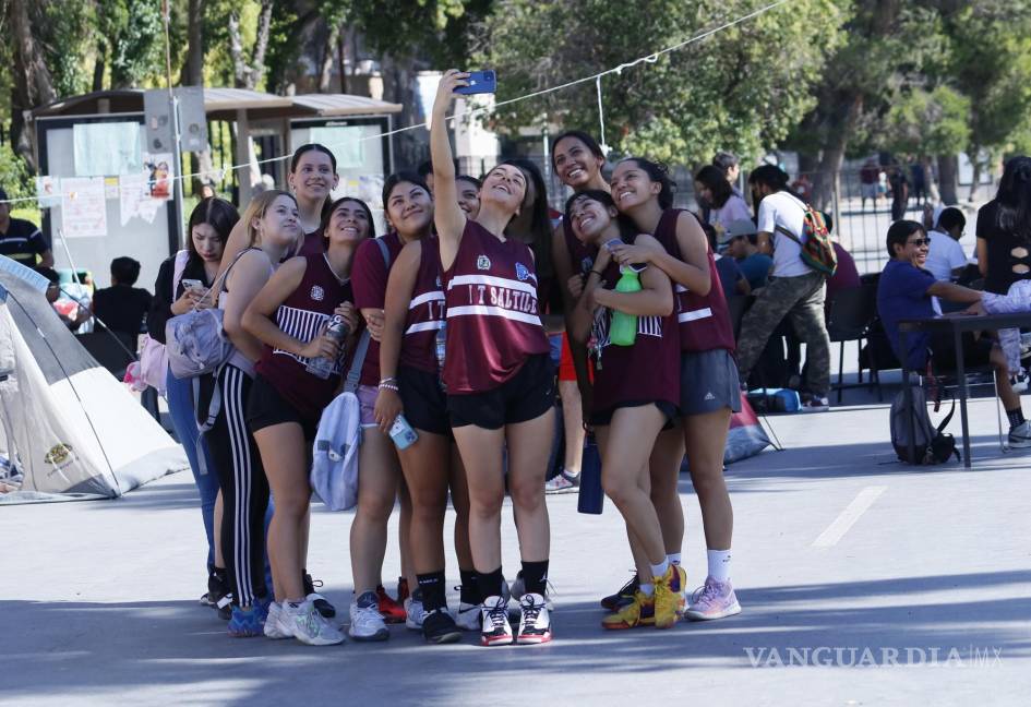 Esperan estudiantes del Tec Saltillo confirmación de renuncia de directora