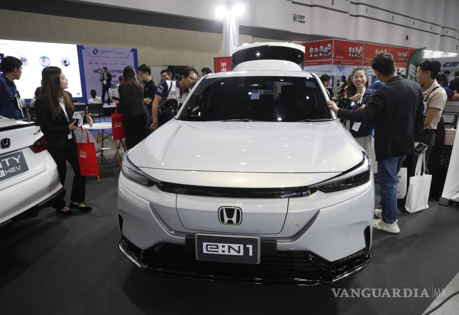 $!Un coche eléctrico Honda e:N1 en la Semana de la Energía Sostenible de Asia 2025. Estos autos producen un 73 % menos de CO2 que los que usan gasolina.