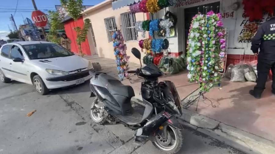 Elementos de Tránsito Municipal realizaron el peritaje para deslindar responsabilidades entre los conductores.