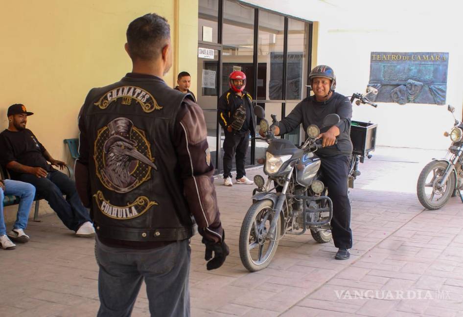 Por incremento de accidentes, educa UAdeC a motociclistas de Torreón