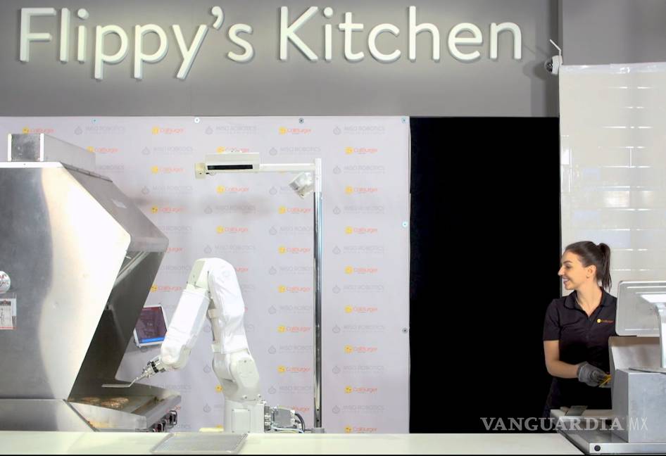 $!Flyppy, el robot que le quita el empleo a los cocineros