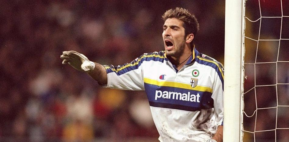 $!El arquero italiano inició su carrera con el Parma y terminó la misma en el equipo que lo vio convertirse en el mejor guardameta del mundo.