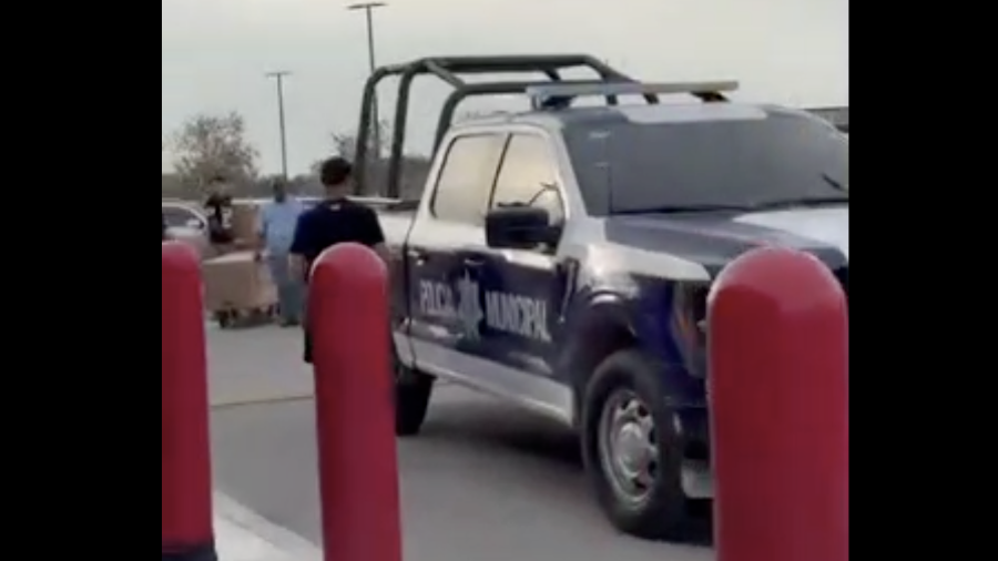 El operativo de seguridad generó expectación entre clientes y transeúntes de la zona.