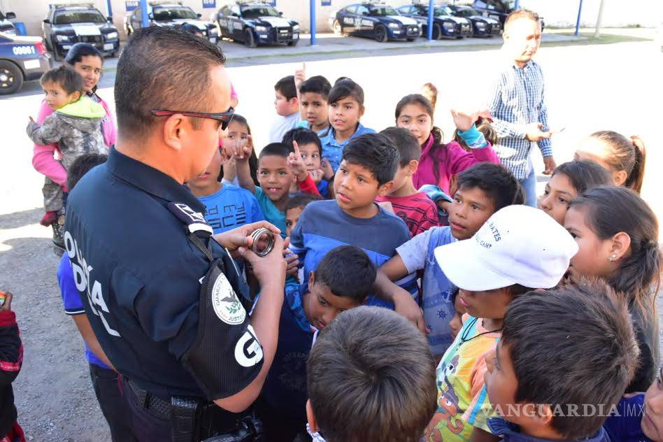 $!Policía Federal organiza posada para niños de Monclova