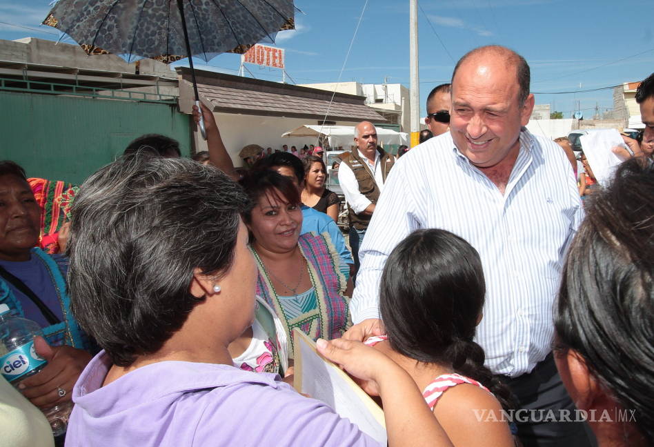 $!Gobernador entrega pavimento en el ejido La Unión de Torreón