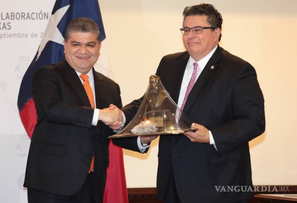 $!Firma Miguel Riquelme convenio de colaboración de seguridad, comercio y educación con Texas