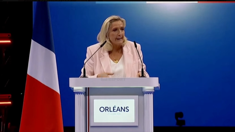 Marine Le Pen, líder de derecha lanza su candidatura presidencial en Orléans.