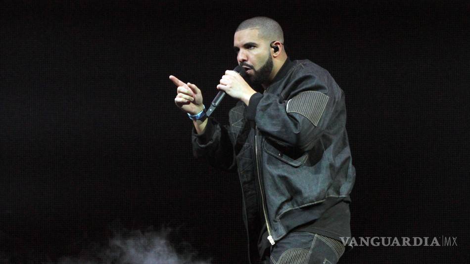 Drake graba video en escuela y universidad de Miami, causa revuelo