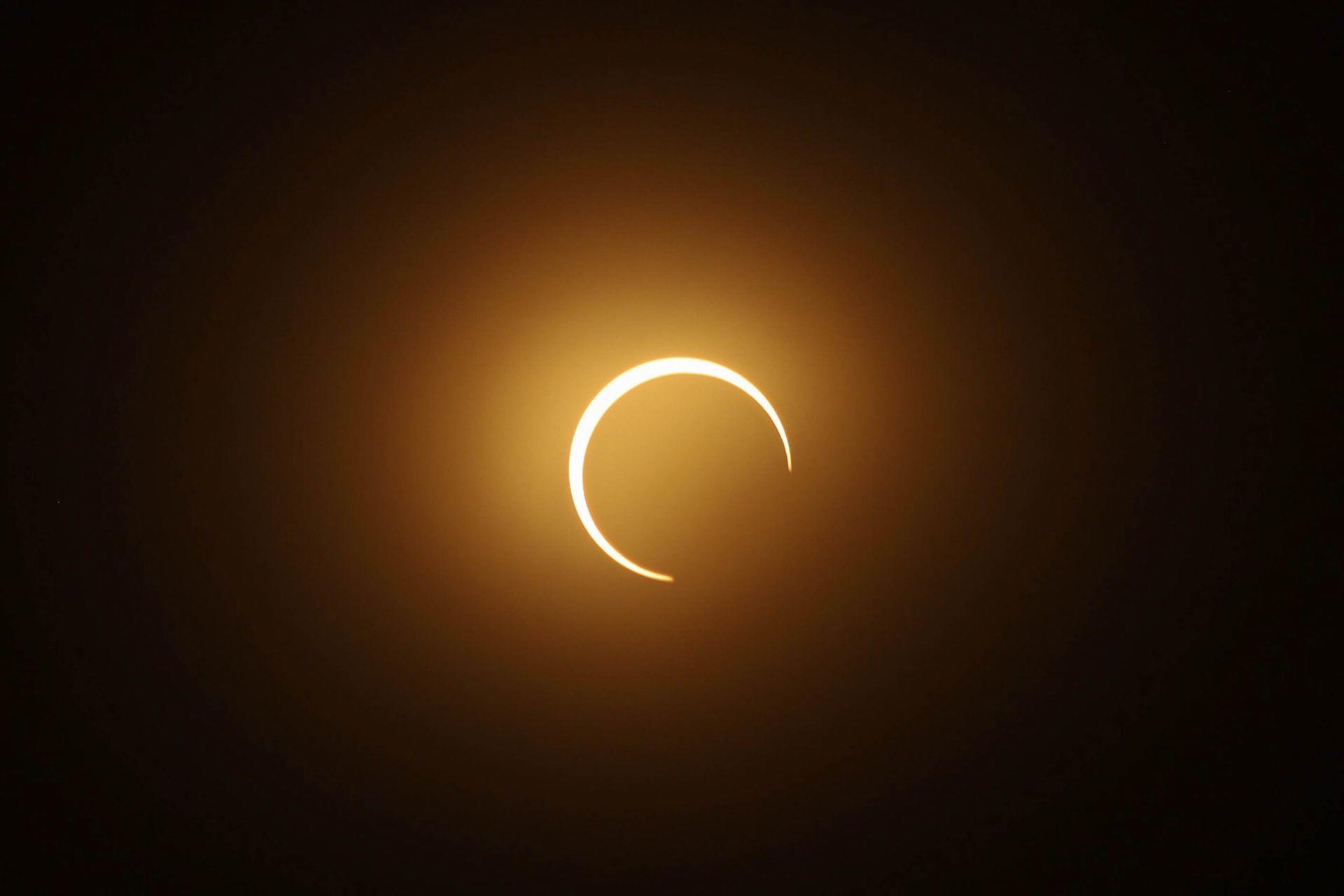 Los mejores rituales para atraer el dinero con el eclipse solar. Noticias en tiempo real