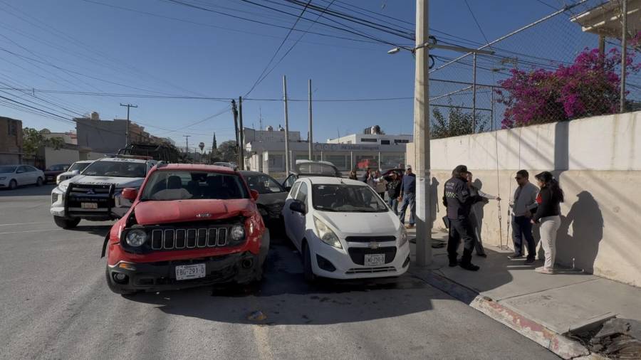 Los tres vehículos involucrados fueron retirados del lugar y enviados a un corralón.