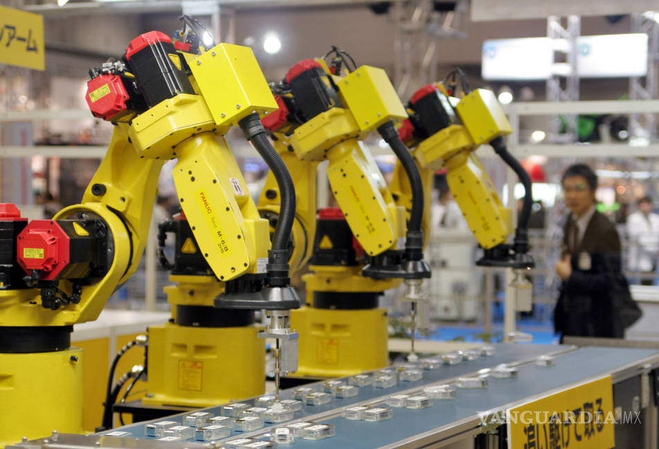 $!Los robots no te dejarán sin trabajo: automotrices incrementan su personal pese a la automatización