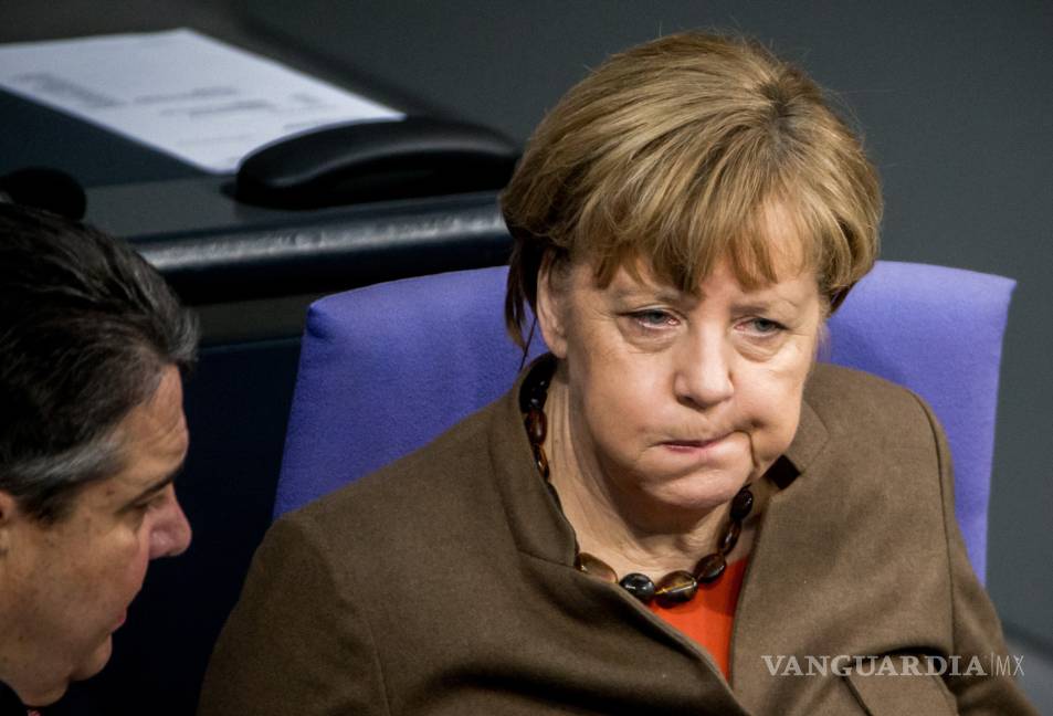 Merkel promete agilizar expulsión de extranjeros sin derecho a asilo