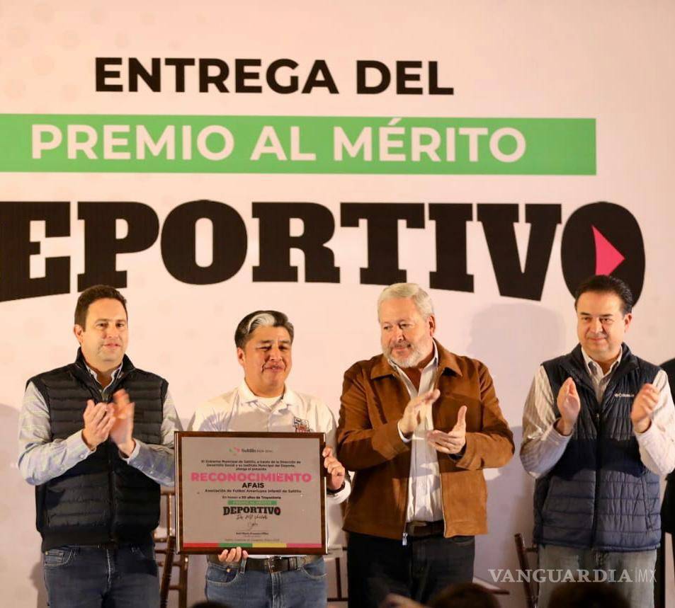 $!Mención Honorífica: Asociación de Futbol Americano Infantil de Saltillo, AFAIS, por trayectoria deportiva de 50 años.