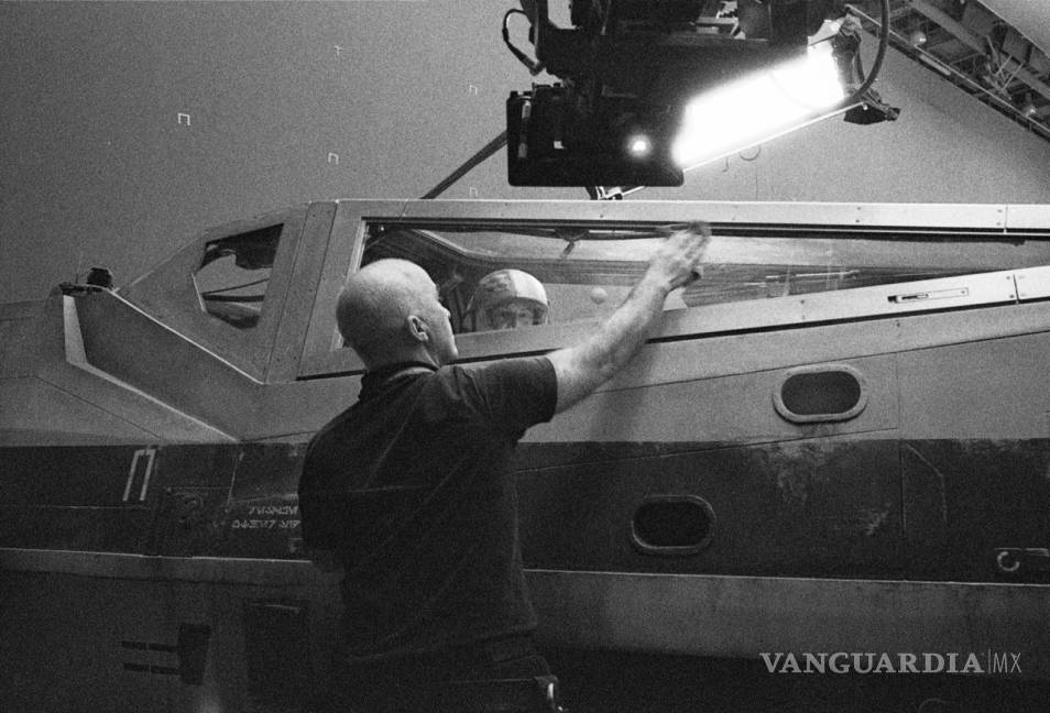 $!Director de ‘Star Wars: Episode VIII’ comparte imágenes del set