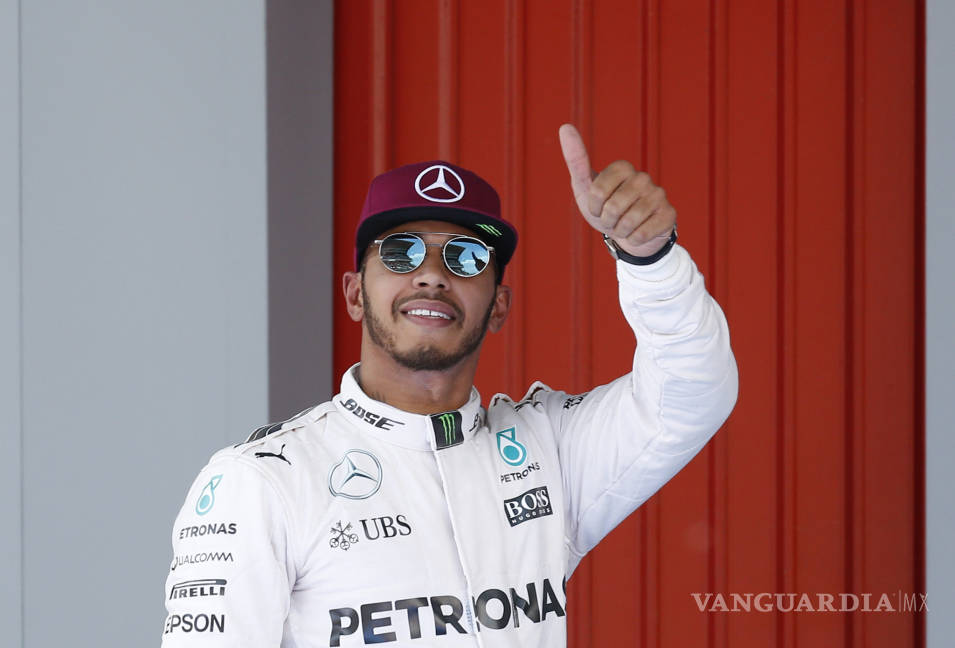 $!Verstappen triunfa en el Grand Prix de España; Hamilton choca con Rosberg