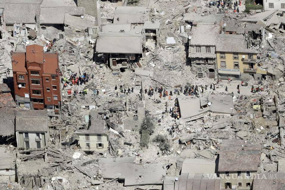 $!Asciende a 73 el número de víctimas por el terremoto en Italia