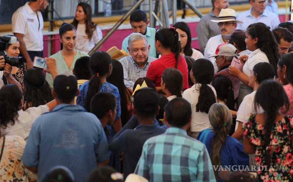 Los fifís desprecian las culturas indígenas, son racistas'; pide AMLO a indígenas no avergonzarse de su origen y cultura