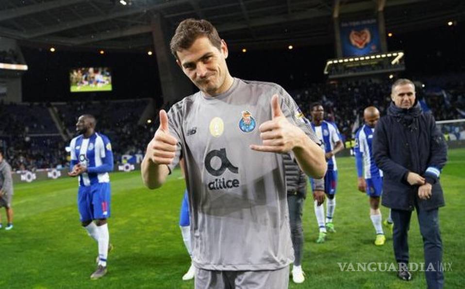 Iker Casillas propone que ex jugadores apoyen al VAR