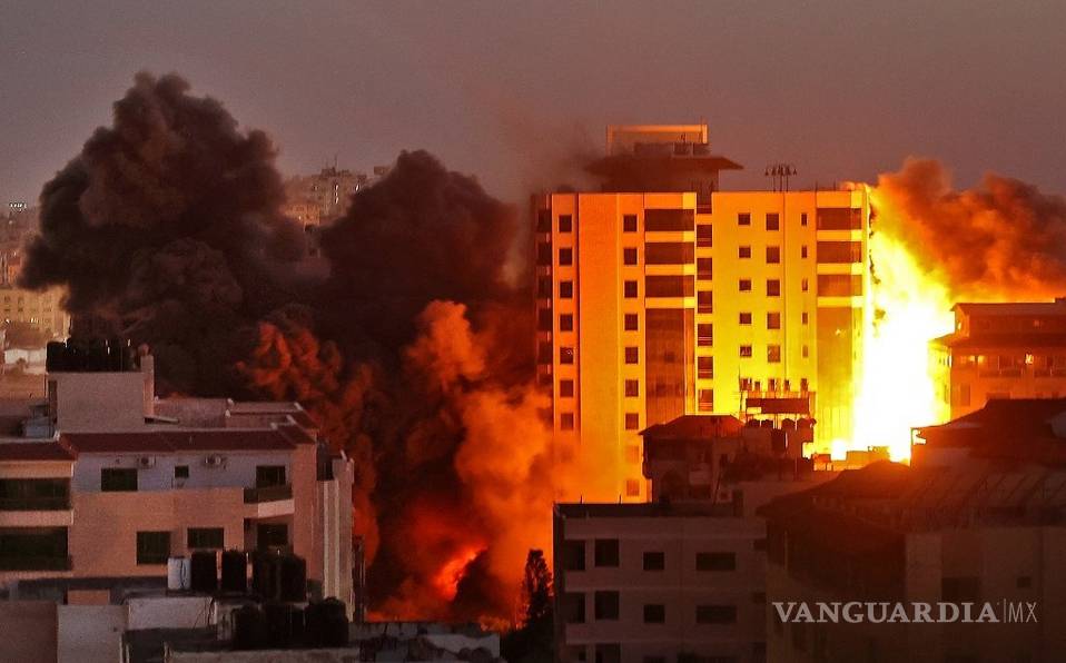 $!Estalla confrontación entre Hamas e Israel, reportan tensión y derrumbe de edificio