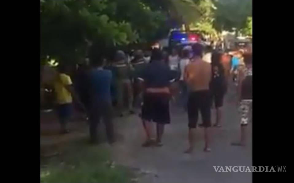 Linchan y queman a secuestradores en Tabasco