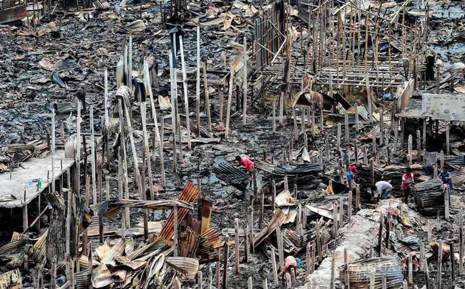 $!50 mil personas se quedan sin casa en Bangladesh por un incendio