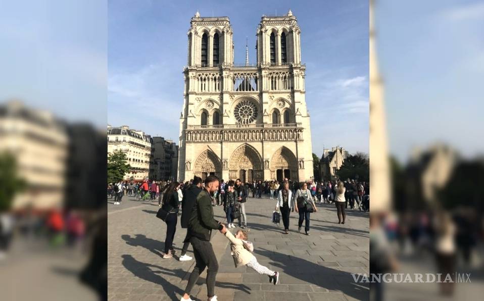 Conmovedora foto tomada antes del incendio en Notre Dame se viraliza