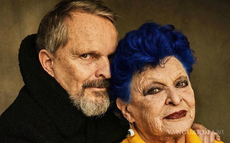 #AzulDeLucía: Miguel Bosé hace homenaje a su mamá con cubrebocas de su color favorito