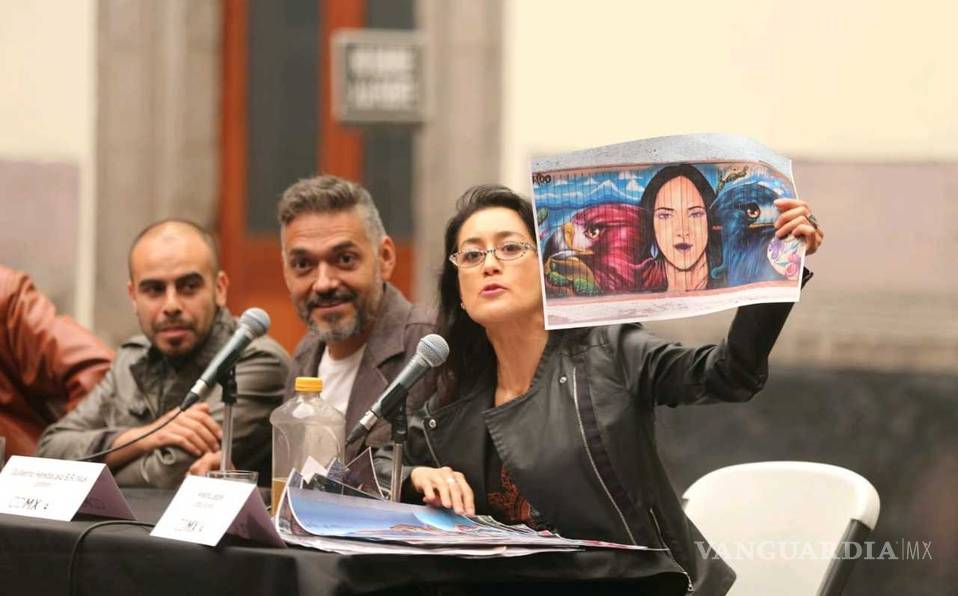 Dan pastelazo a Avelina Lésper en 'debate' con grafiteros (Video)