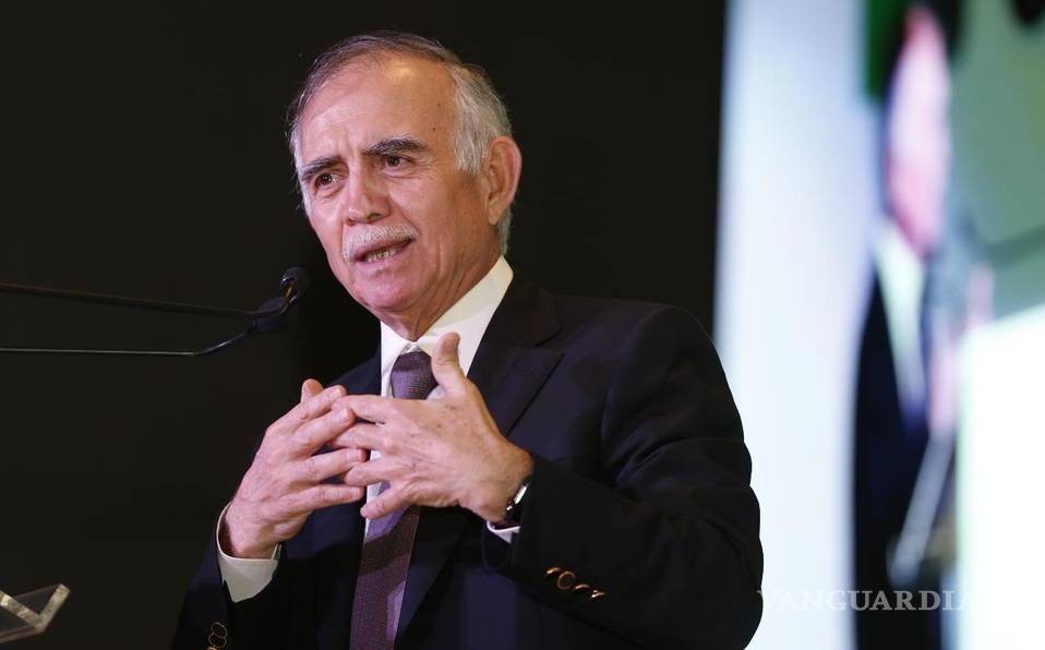 Alfonso Romo es fanático de Pinochet y Maciel: Carlos Urzúa