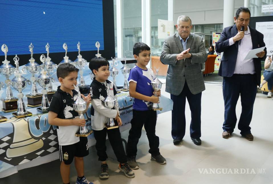 $!Hubo ganadores de todas las edades en la competencia que se llevó a cabo desde la Infoteca del Campus Arteaga de la Universidad Autónoma de Coahuila.