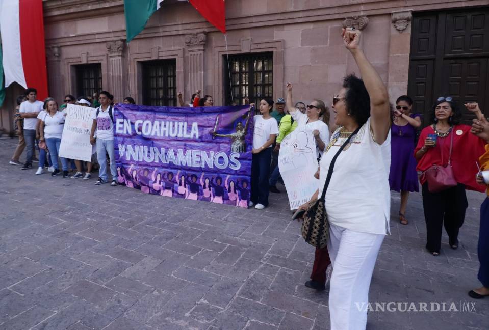 $!Durante las participaciones de los manifestantes se afirmó que la menor era violentada.